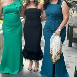 Black house of CB midi dress